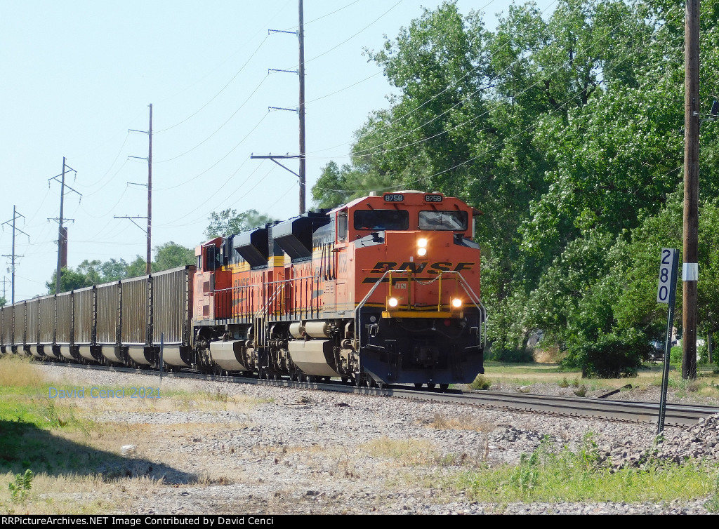 BNSF 8758